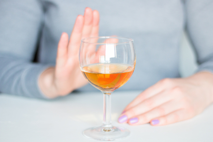 Читать статью "Даже небольшие дозы алкоголя могут спровоцировать рак"