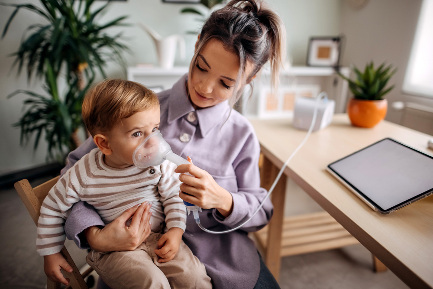 Читать статью "Ингаляции для детей: показания, средства и правила проведения при кашле"