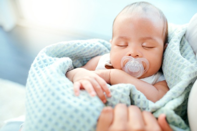 Читать статью Как ухаживать за новорождённым ребёнком
