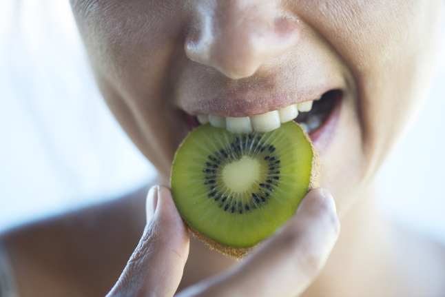 Читать статью Киви против рака? Какие продукты улучшают работу кишечника?