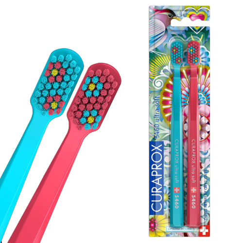 Купить Curaprox Зубная щетка для взрослых Ultrasoft Summer 2021 ультра мягкая / Набор зубных щеток голубая +малиновая / 2 шт цена