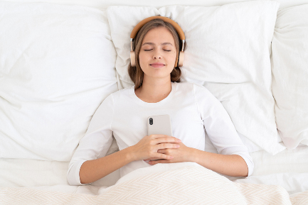 Читать статью "Прослушивание музыки перед сном может спровоцировать кошмары"