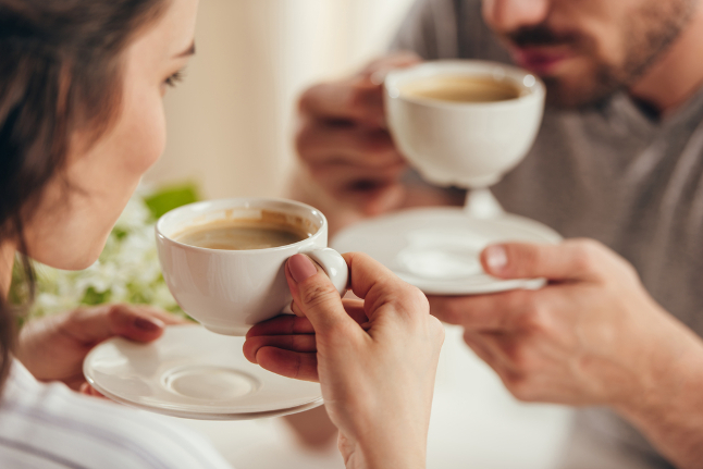Читать статью Сколько чашек кофе можно пить без вреда для почек?