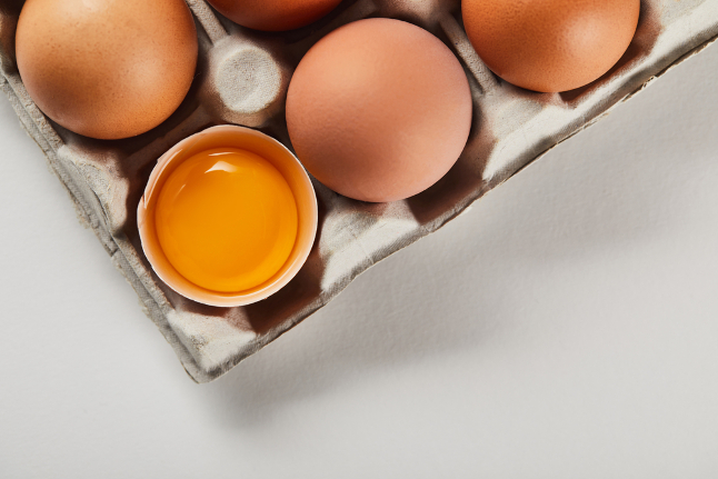 Как определить порчу с помощью яйца
