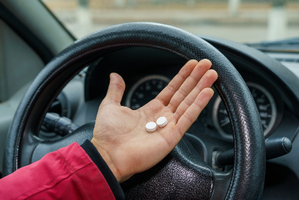 Читать статью "В России предложили лишать водительских прав при приёме снижающих реакцию лекарств"