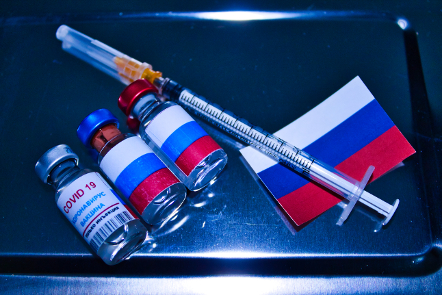 Читать статью В России зарегистрировали третью вакцину от COVID-19